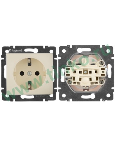 Розетка Valena 2К+3 с защитными шторками, на винтах 16А 250В, слоновая кость (774321). Розетка. LegranD в Керчи